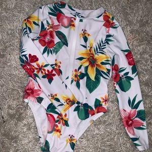 Old Navy bathing suit size 4T